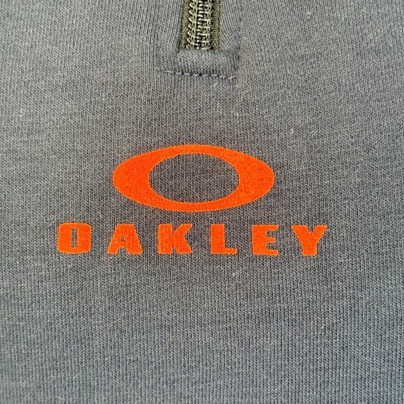 Oakley Hoodie Mens XL Navy Cotton Performance Fit Pullover Kangaroo Pocket Logo - Picture 3 of 6